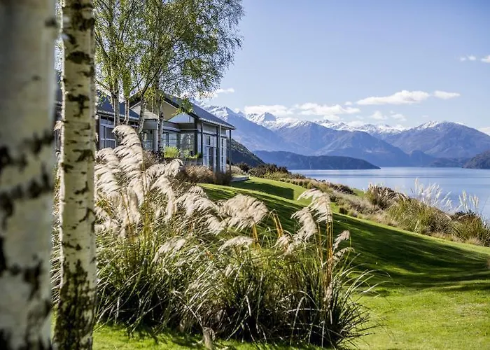 Whare Kea And *